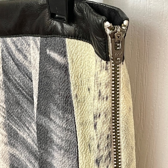 Helmut Lang asymmetrical mini skirt with sheep leather trim - Picture 4 of 8